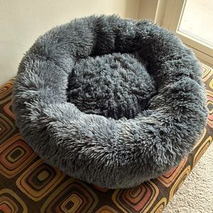 The Original Pet calming/anti anxiety donut shag cat/dog bed. Dark gray